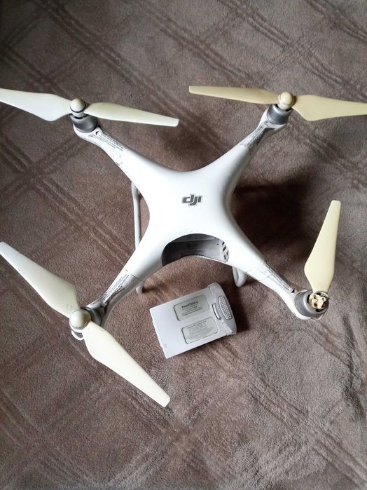 Квадрокоптер, Phantom 4. Dji