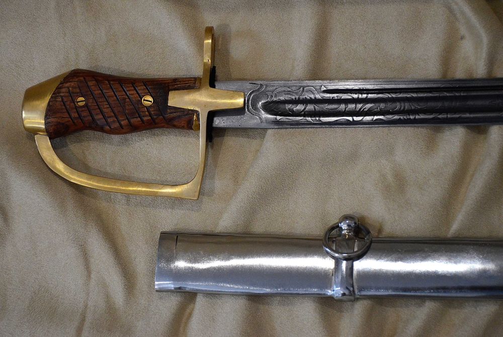 Replika broni szabla wz 1934 z pochwą, Ludwikówka, grawer jednostronny