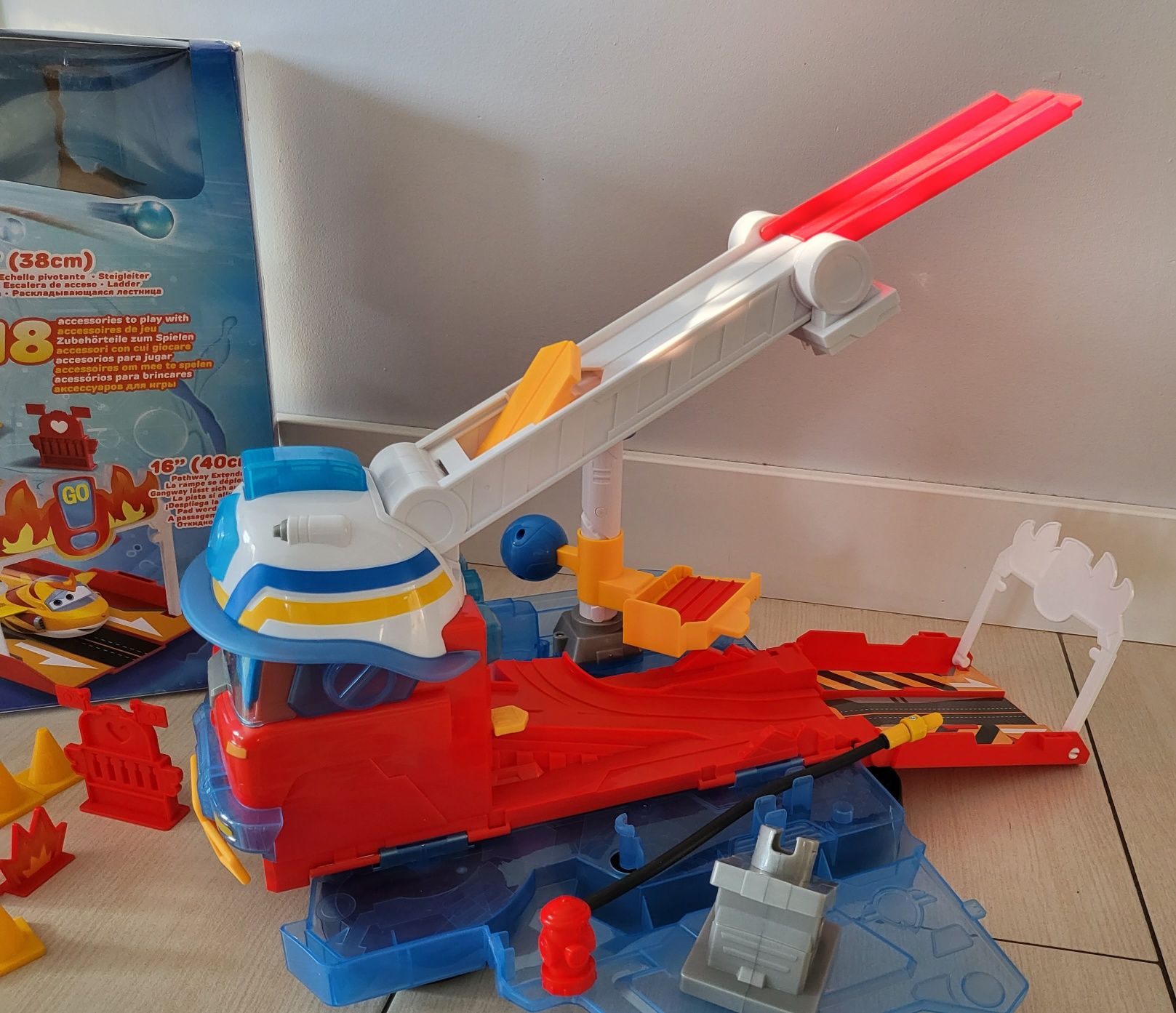 Wóz strażacki Super Wings- Sparky