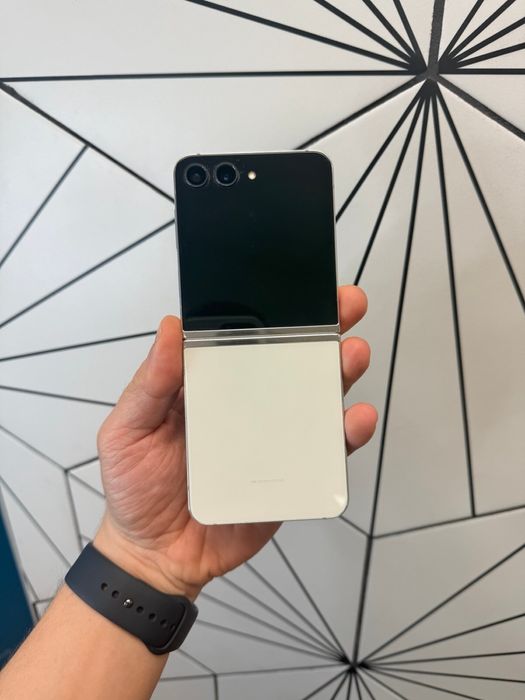 Samsung Galaxy Flip 5