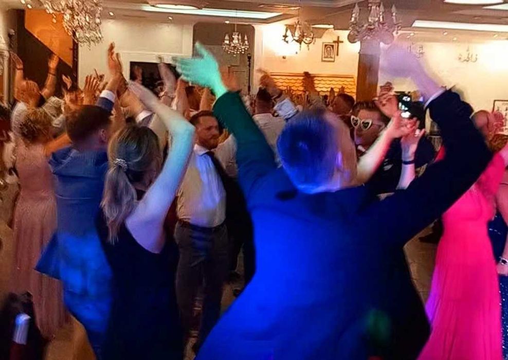 DJ WODZIREJ NA WESELE, urodziny 18,40,50,60 rocznice ślubu, CIĘŻKI DYM