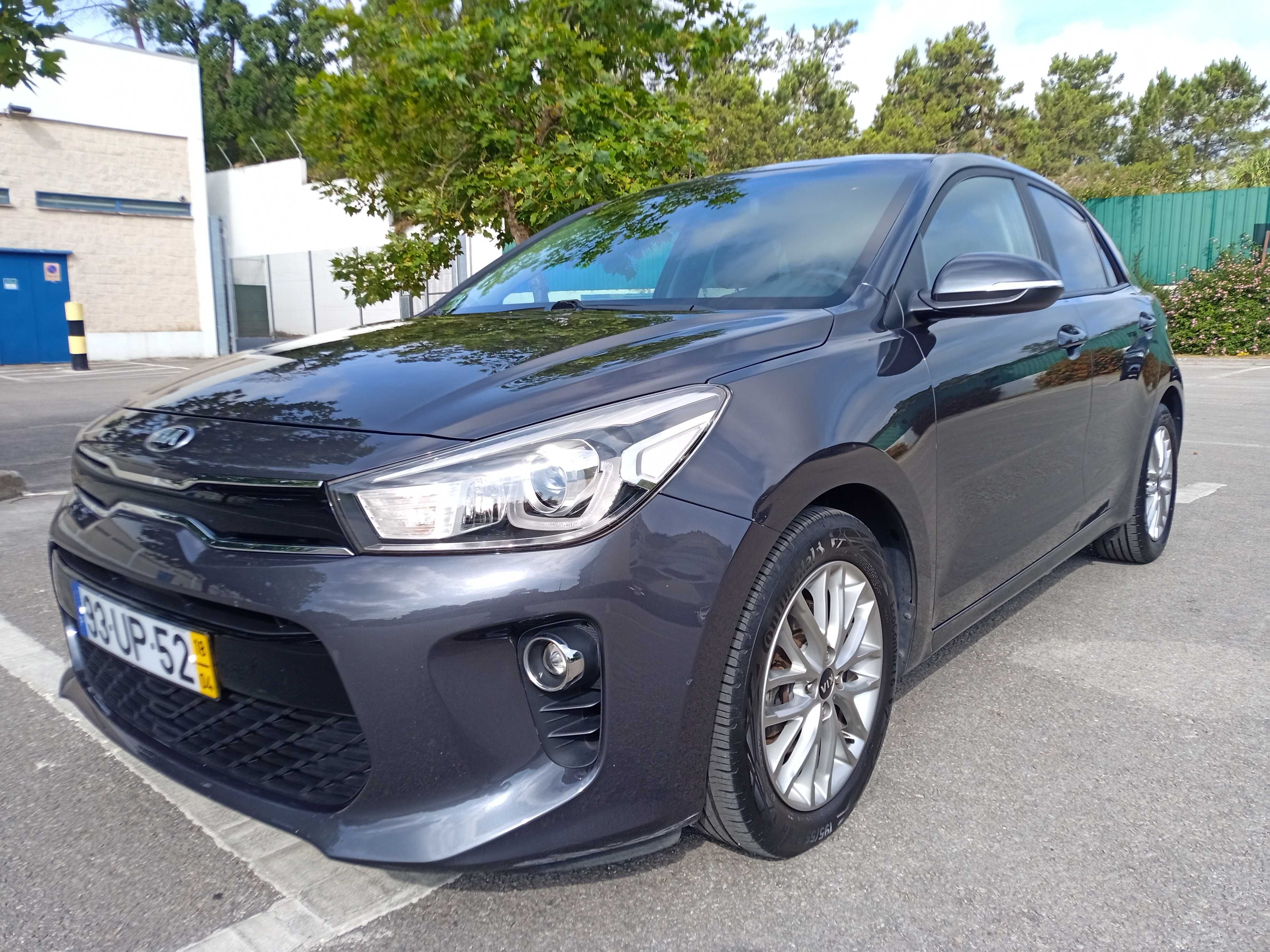 Kia Rio 1.4 90cv - 2018 - Cinza Escuro - Económico e Fiável