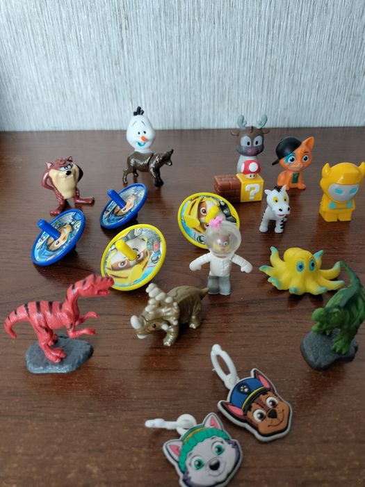 Іграшки з кіндерів