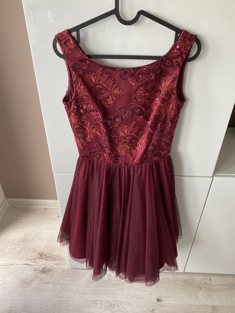 Elegancka sukienka bordowa Burgundowie rozkloszowana XS