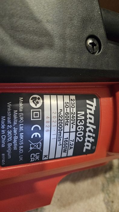 Фрезер Makita M3602 оснащен мощным двигателем мощностью 1650 Вт, что о