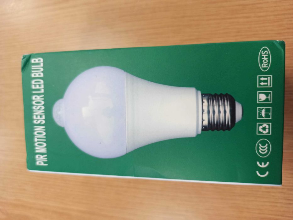 Lâmpada LED sensor movimento/ forma de hélice dobrável E27