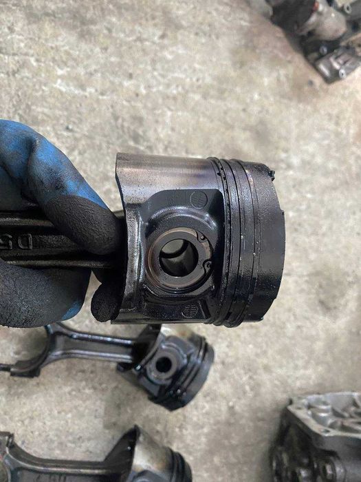 Поршні Поршень Поршня на Mitsubishi L200 IV пок. від 2006р.