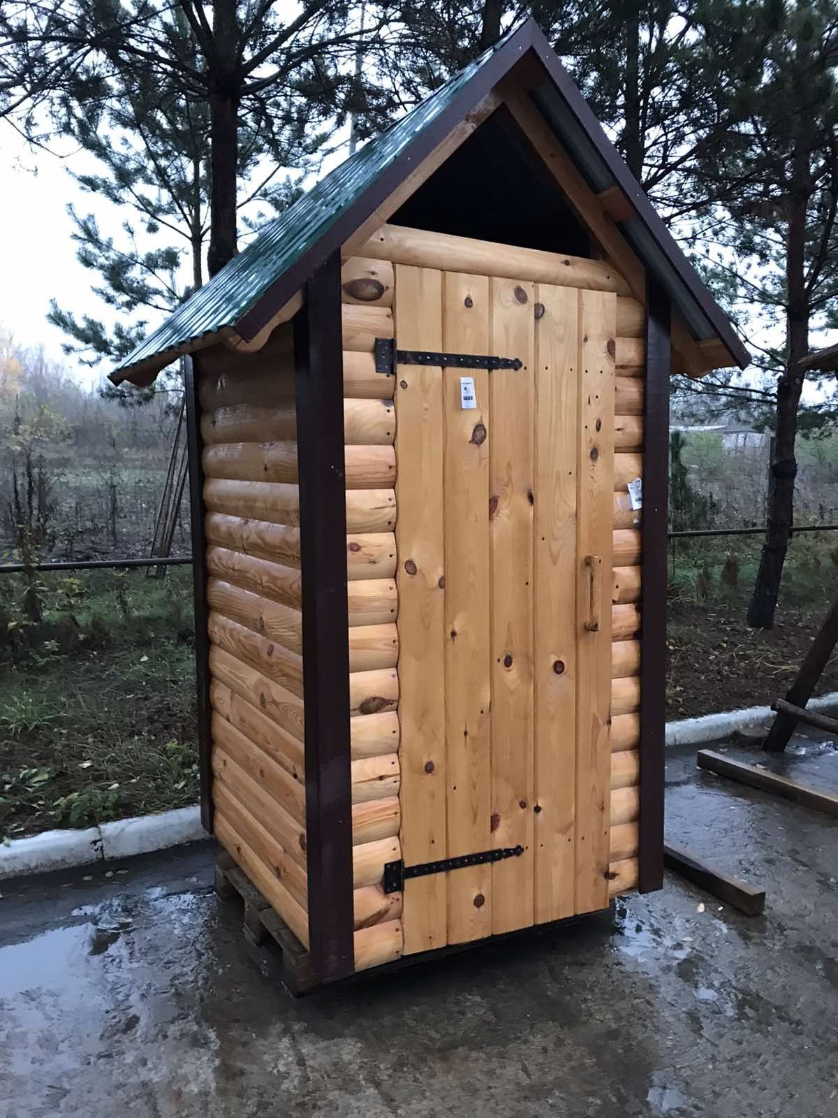 Вуличні дачні туалети