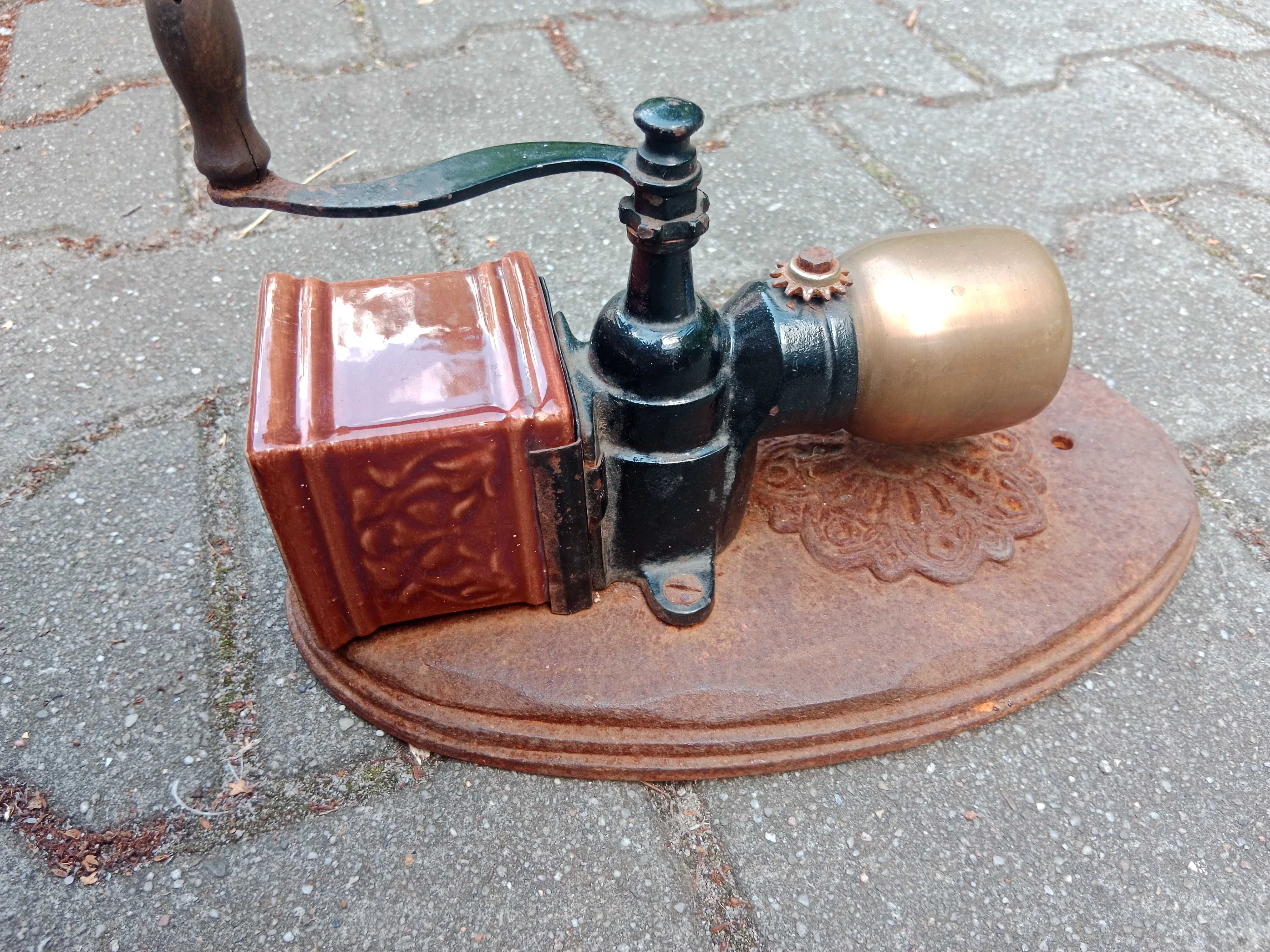 stary młynek, pojemnik ceramiczny