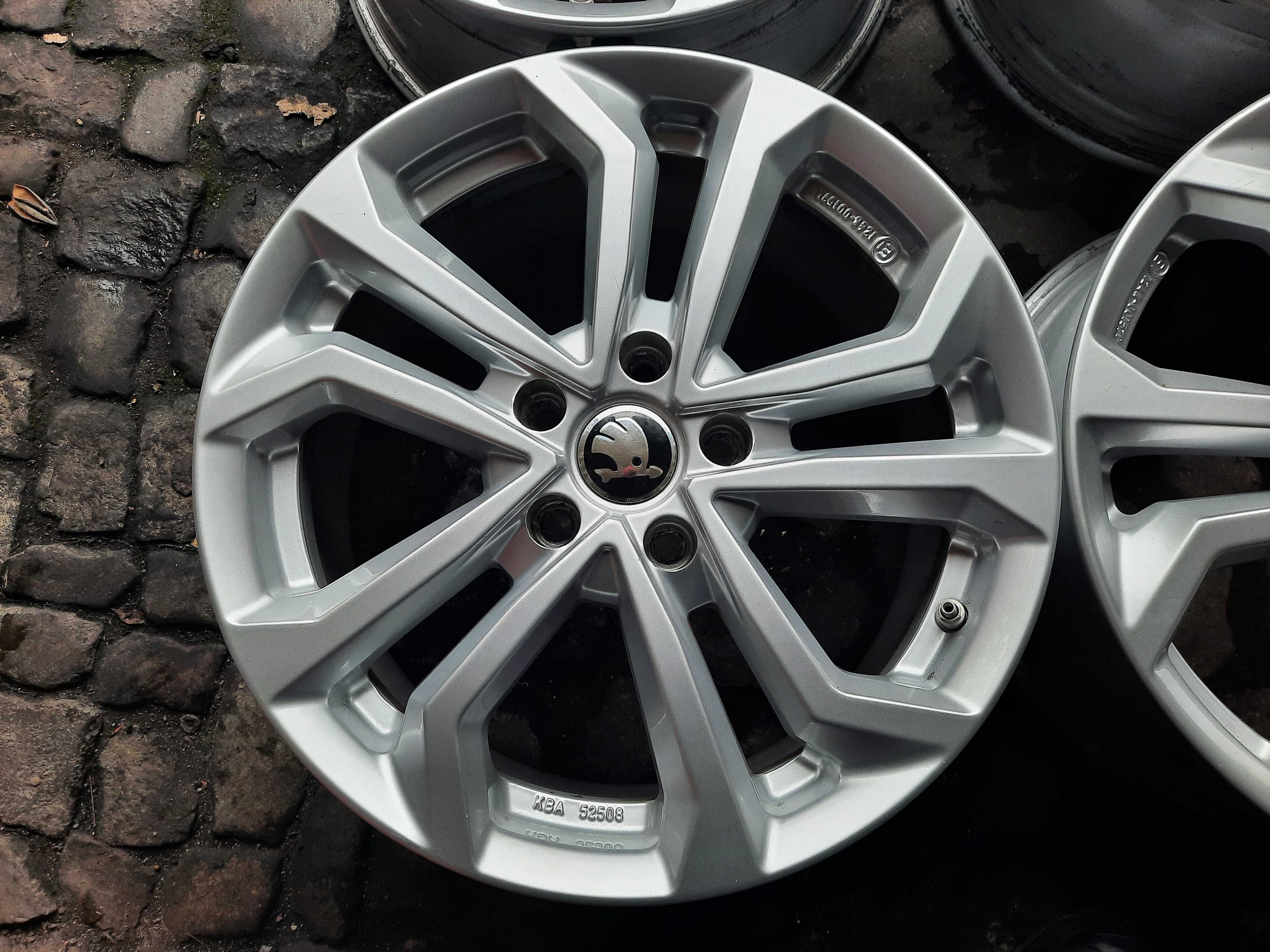 Felgi aluminiowe z czujnikami SKODA 17" 5x112 Octavia Superb