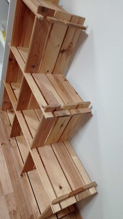 Regał sosnowy otwarty