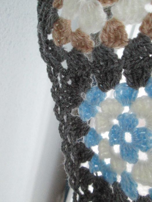 Manta de lã em crochet feito à mão