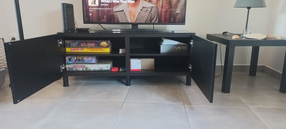 Móvel tv  duas portas