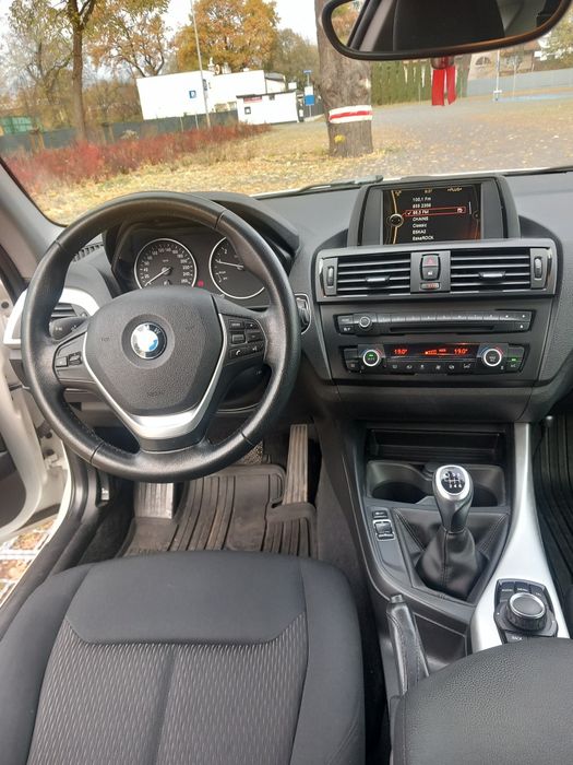 BMW 116i mineral-weiss metallic