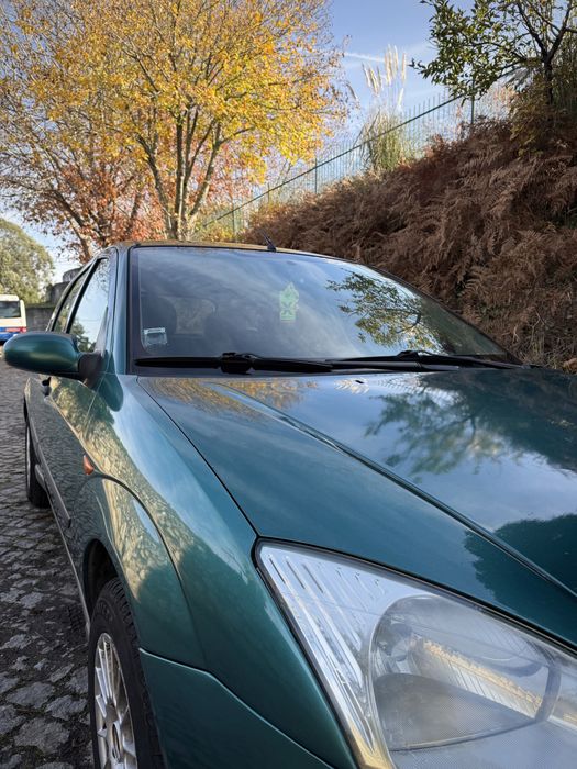 Ford Focus 1.4 Z-Tec Impecável