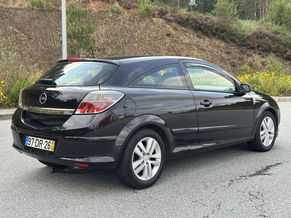 Opel Astra GTC 1.4 GPL Automático