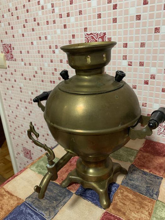 Проється електричний самовар