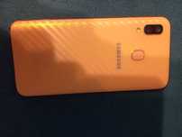 telefon 4gb ram 64gb  samsung a40