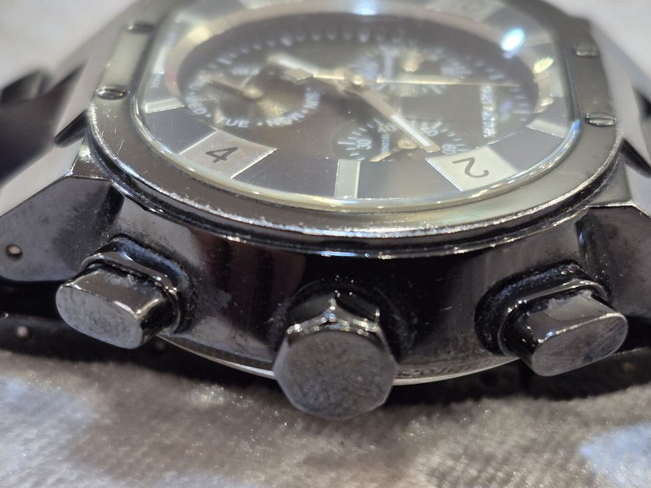 Часы Louis Vuitton Tambour