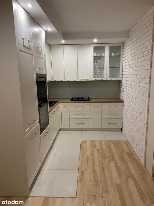 Dwupokojowe mieszkanie z balkonem w centrum