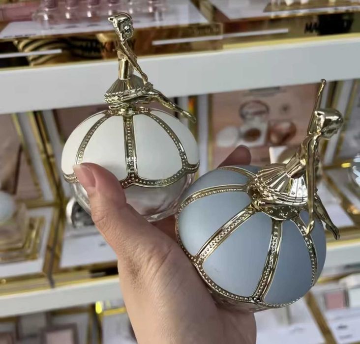 Минеральная пудра для лица матирует и скрывает недостатки. Балерина