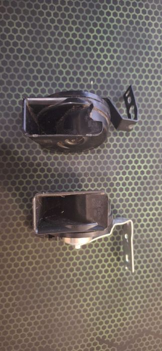 Сигнал Polestar 2 передні з кронштейном