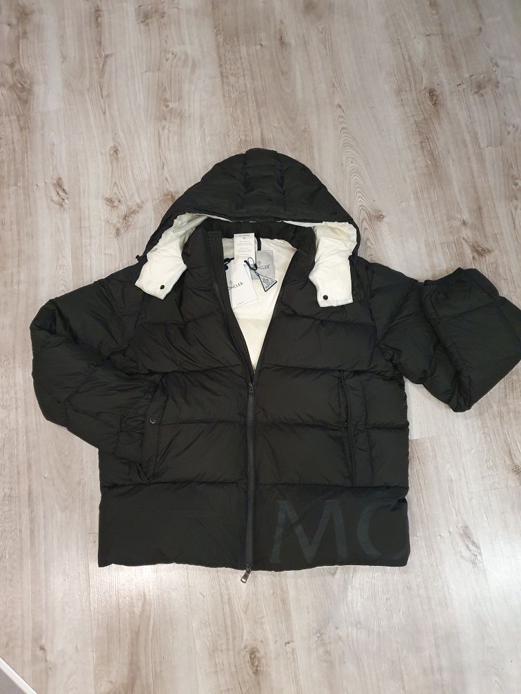 Męska pikowana kurtka puchowa " wilms" moncler w kolorze czarnym black