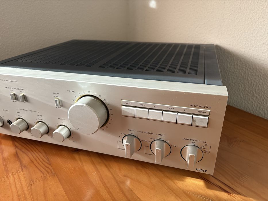 Amplificador Onkyo Modelo A-8057