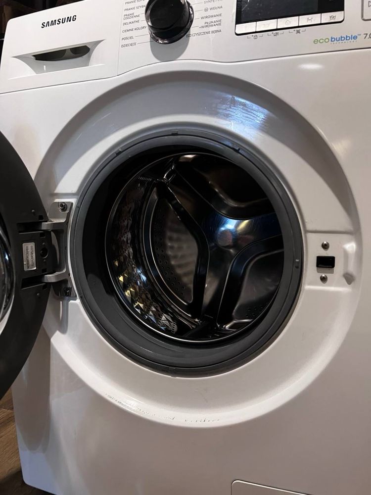 Pralką  SAMSUNG ecoBubble (7.0kg)