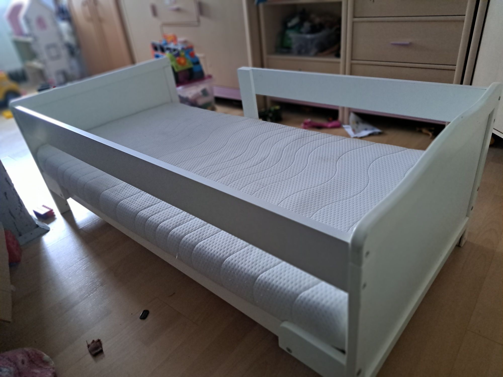 Łóżko łóżeczko 2 w 1  materac białe 140 x 70