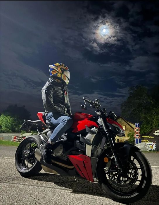 Ducati Streetfighter V2 Salon Polska stan b. dobry Gwarancja 2 lata