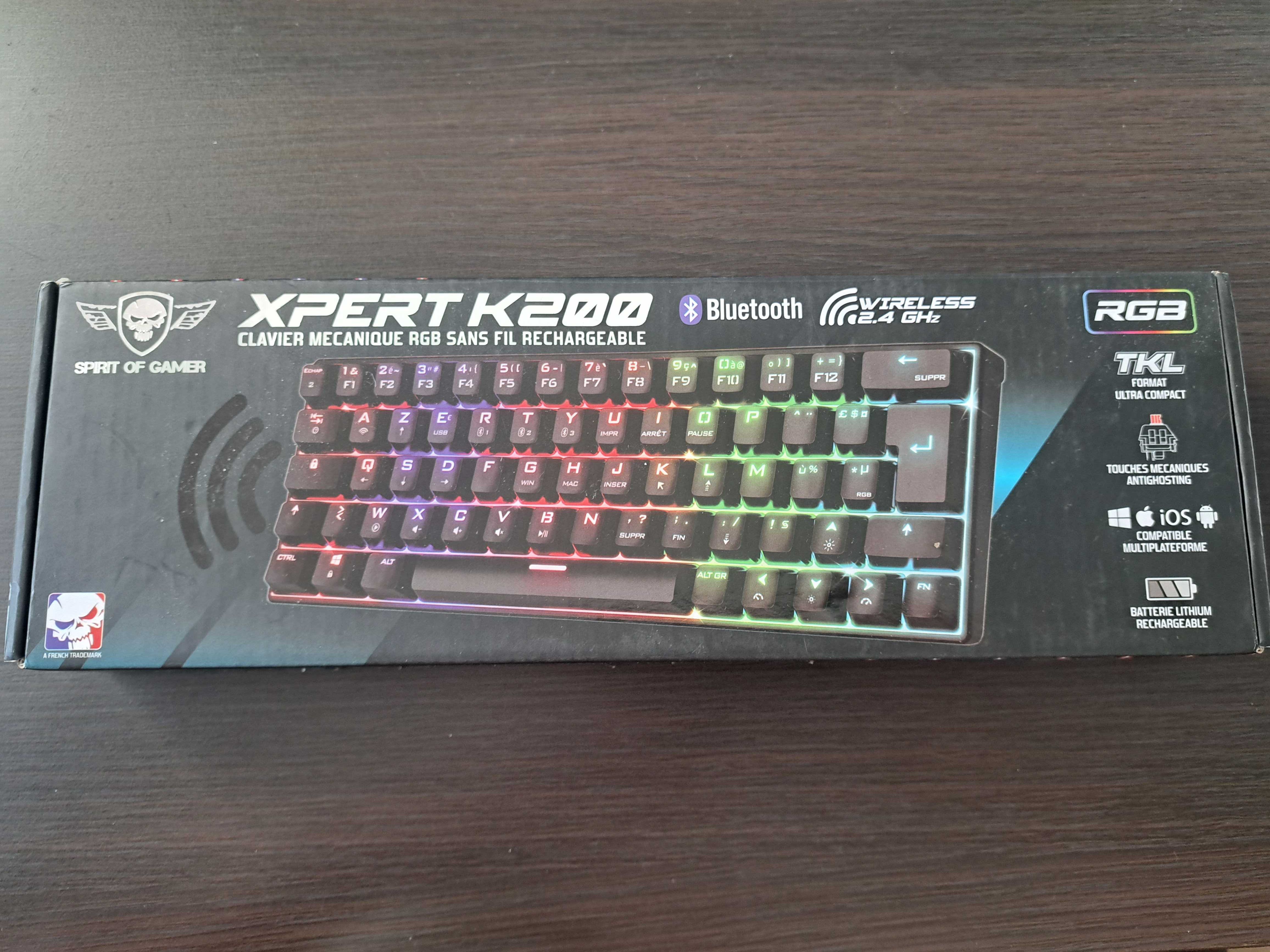 Bezprzewodowa klawiatura mechaniczna RGB z akumulatorem XPERT K200