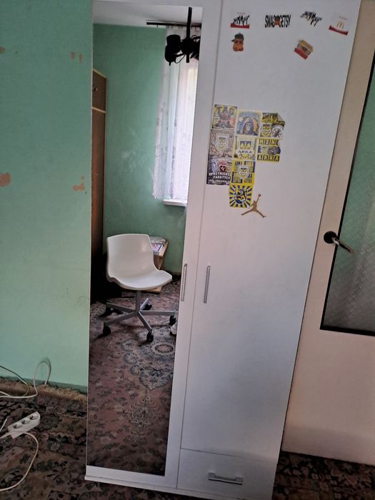 Szafa biała z lustrem