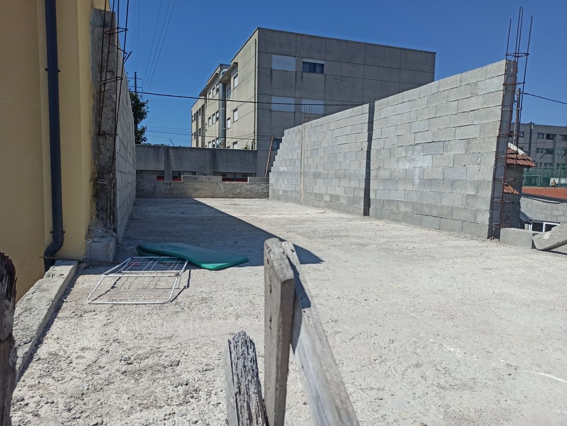 Moradia térrea com terreno