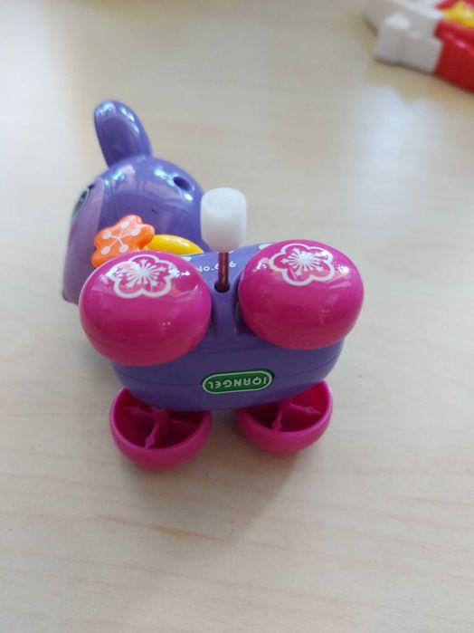 Zabawka nakręcana jelonek