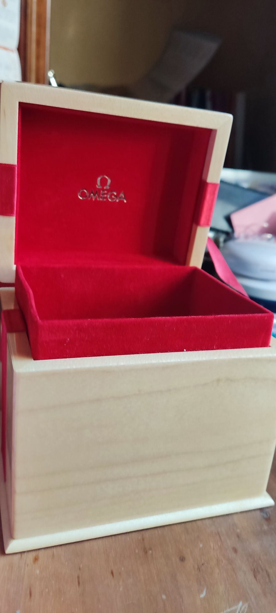Фірмова коробка  (бокс) для наручних годинників Omega