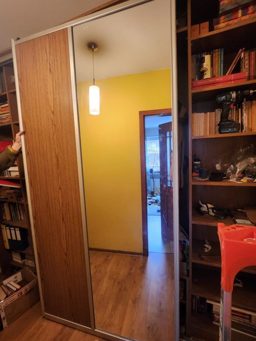 Drzwi przesuwne do szafy