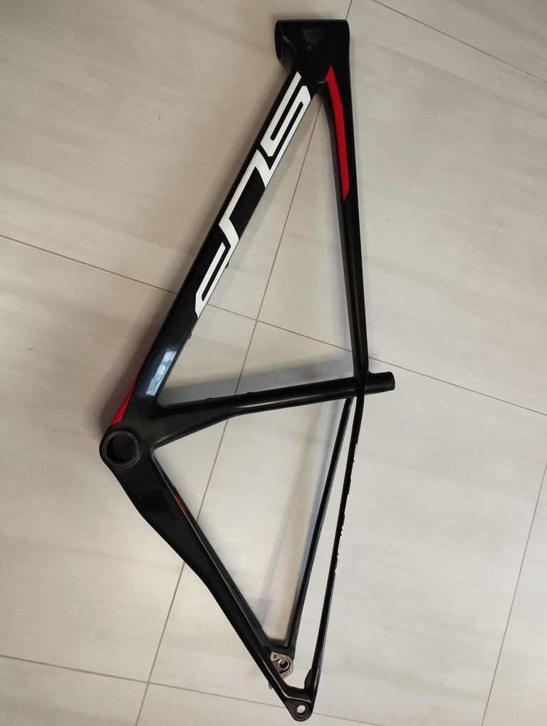 Rama MTB 29 karbon carbin superior