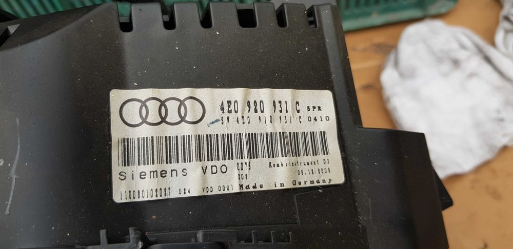 AUDI A6 C6 A8 D3 Licznik Zegary 4E0.920.931C