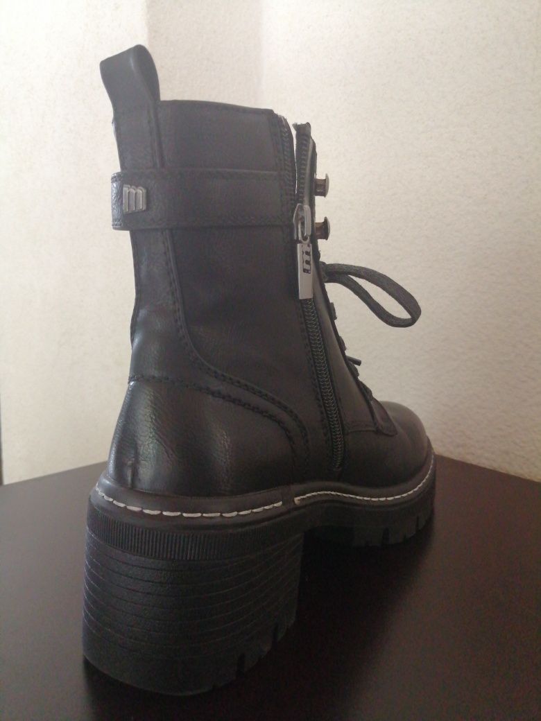 Botas em pele pretas - tmh: 37