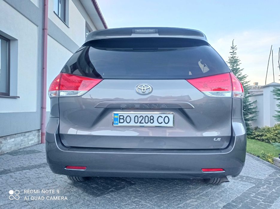 Toyota Sienna 2013 рік, терміново!!!