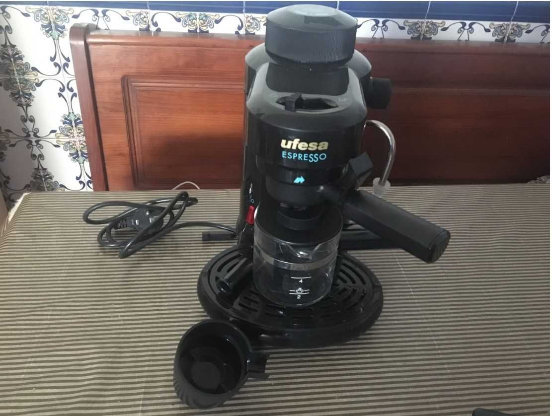 Máquina de café UFESA só liguei para experimentar.