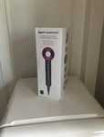 Zupełnie nowy Dyson HD08, wciąż na gwarancji.