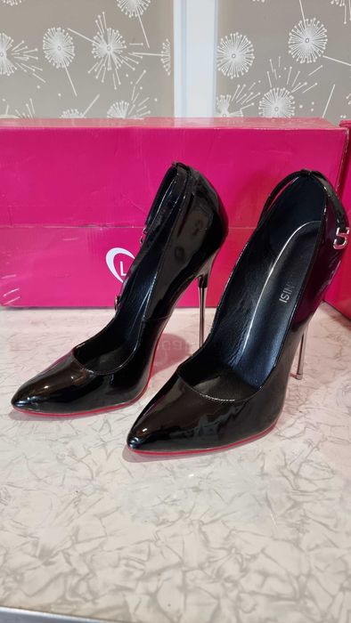 Фетишные Женские туфли 43 размер. Стелька 27.5- 28 см. Полномерные.