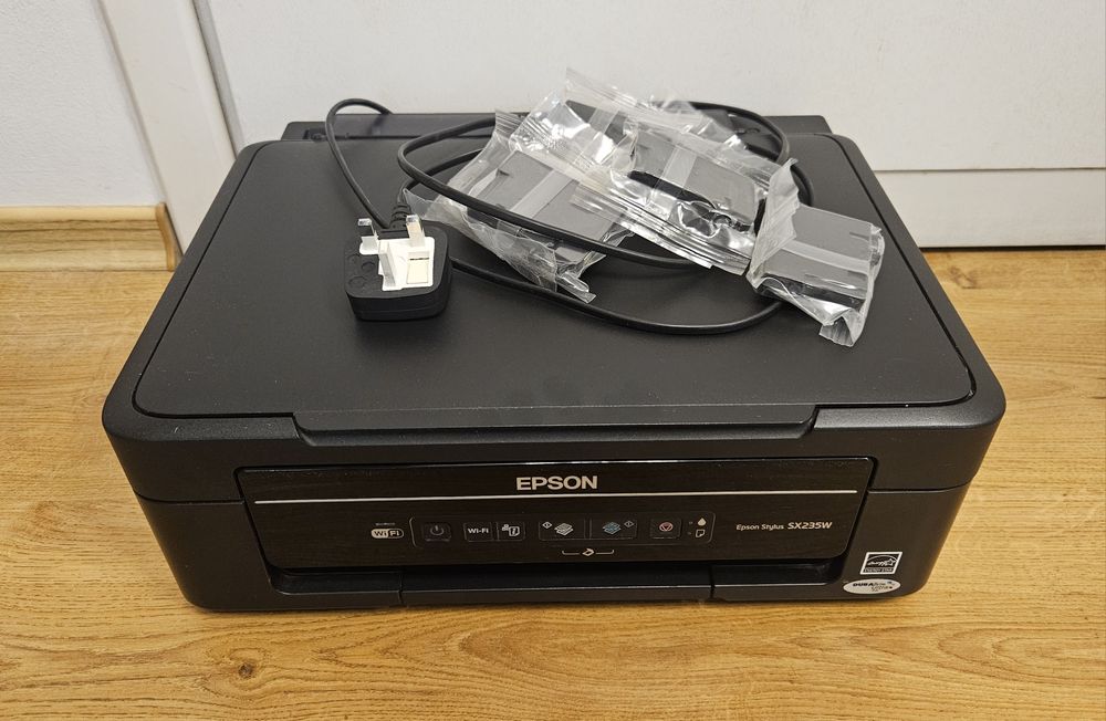 Urządzenie wielofunkcyjne skaner kopiarka drukarka Epson stylus sx235W