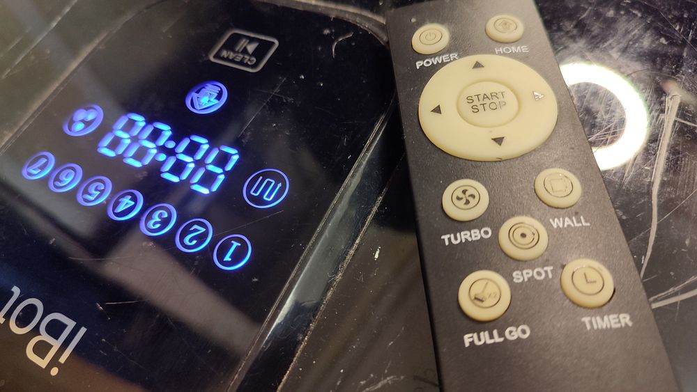 Робот пылесос i-bot