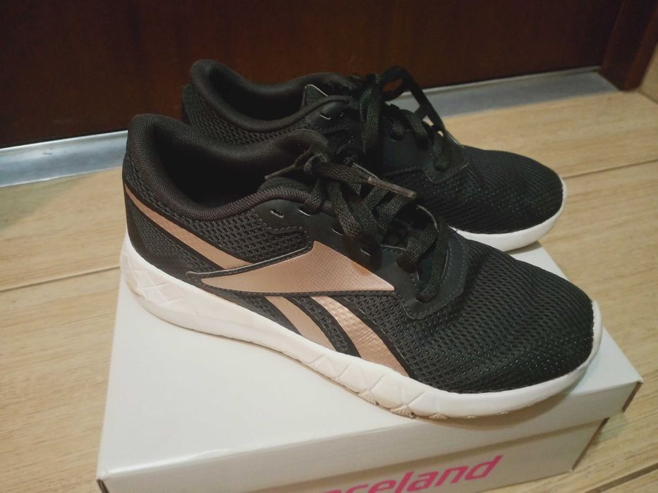 Sprzedam buty dla dziewczynki rozm 37