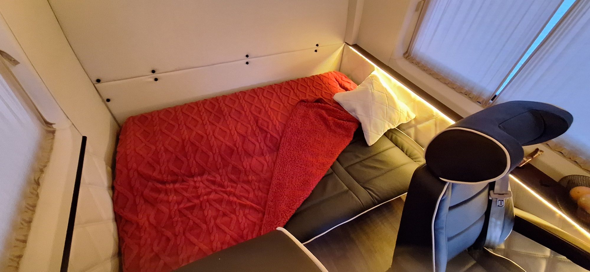 wynajem busów dla 8 lub 17 pasażerów przewóz osób bus vip warszawa