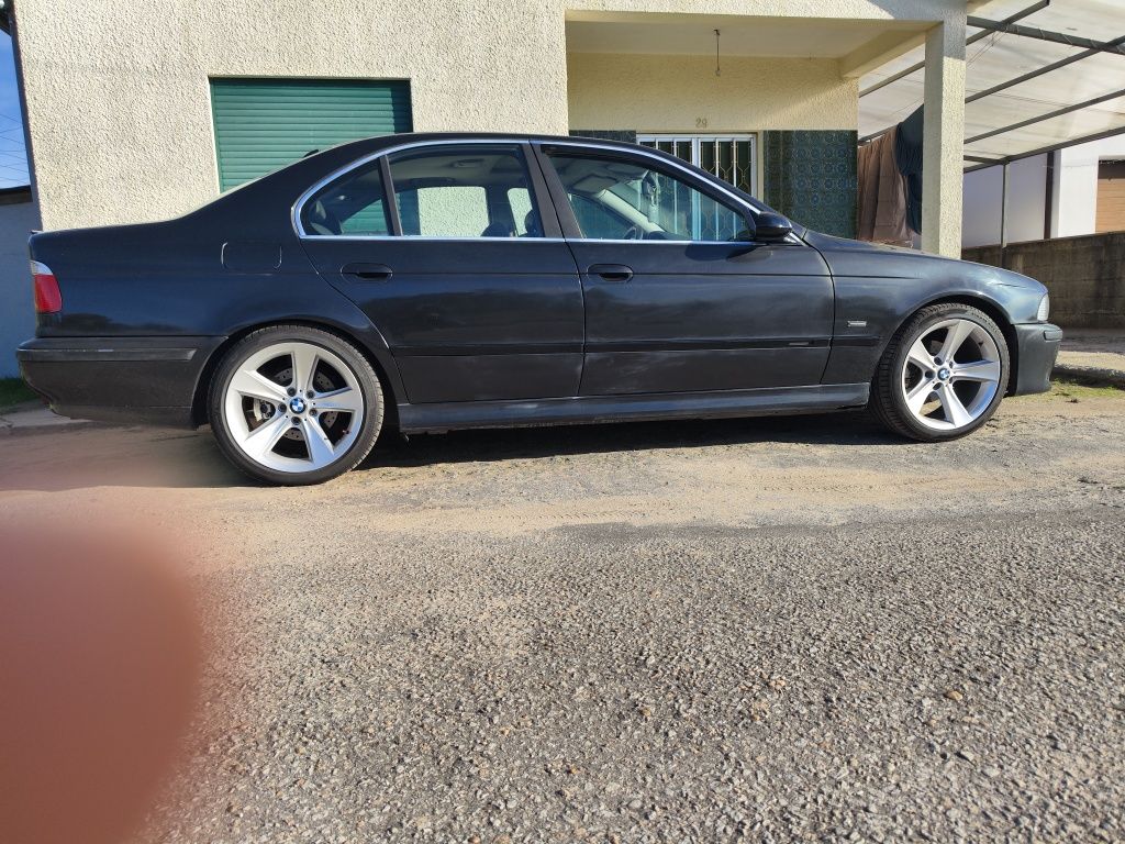 Vendo bmw e39 528i 1996
