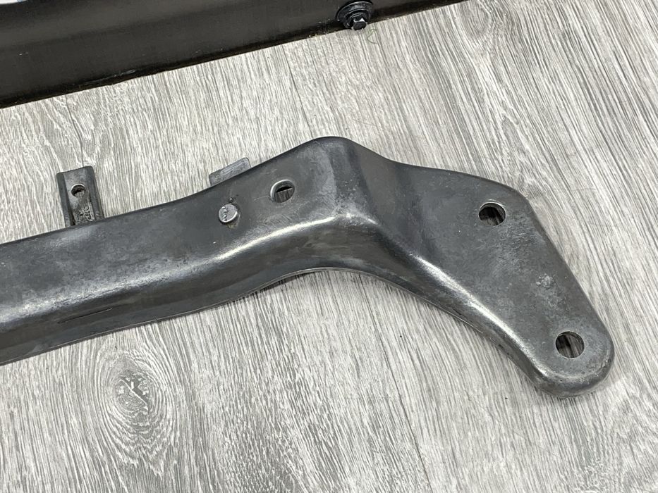 Траверса МКПП 6-ти ступ Е34/E31 M60/M62 Код:858